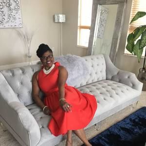 Meet your Posher, Elaine